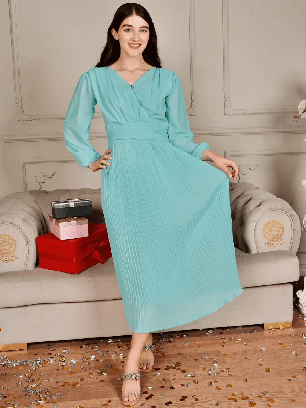 Online Boutique Clothing Jules Pleated Dress In Sky Blue