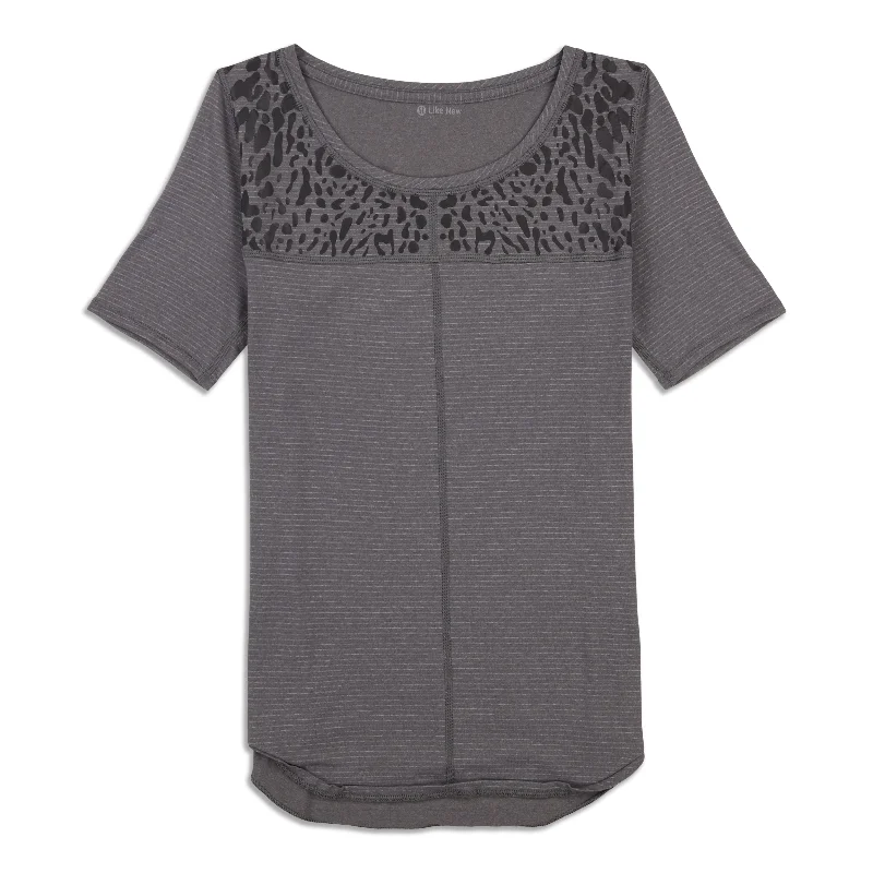 Relaxed Fit Women's Fashion Run Away T-Shirt - Resale